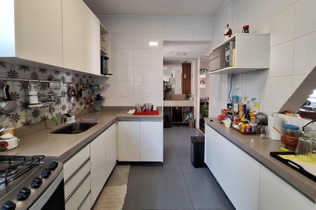 Apartamento à venda com 135m², 4 quartos e 2 vagasCozinha