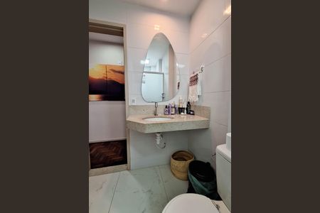 Apartamento à venda com 135m², 4 quartos e 2 vagasBanheiro Social