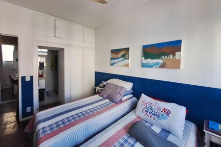 Apartamento à venda com 135m², 4 quartos e 2 vagasSuíte 1