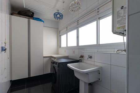 Apartamento à venda com 170m², 3 quartos e 3 vagas Apartamento à venda com 170m², 3 quartos e 3 vagasÁrea de Serviço