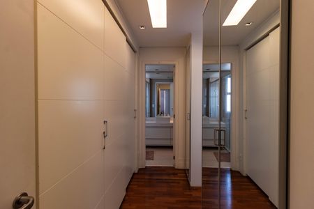 Apartamento à venda com 170m², 3 quartos e 3 vagas Apartamento à venda com 170m², 3 quartos e 3 vagasSuíte 3
