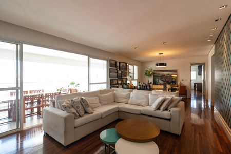 Apartamento à venda com 170m², 3 quartos e 3 vagas Apartamento à venda com 170m², 3 quartos e 3 vagasSala