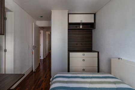 Apartamento à venda com 170m², 3 quartos e 3 vagas Apartamento à venda com 170m², 3 quartos e 3 vagasSuíte 2