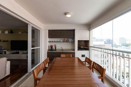 Apartamento à venda com 170m², 3 quartos e 3 vagas Apartamento à venda com 170m², 3 quartos e 3 vagasVaranda