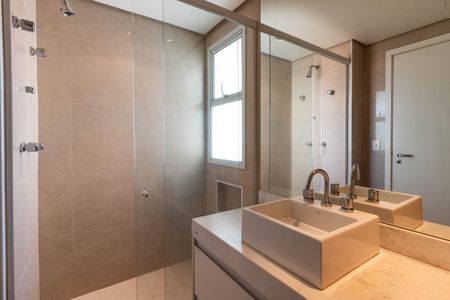 Apartamento à venda com 170m², 3 quartos e 3 vagas Apartamento à venda com 170m², 3 quartos e 3 vagasBanheiro da Suíte 3