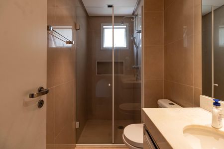 Apartamento à venda com 170m², 3 quartos e 3 vagas Apartamento à venda com 170m², 3 quartos e 3 vagasBanheiro da Suíte 1