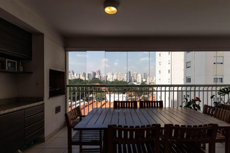 Apartamento à venda com 170m², 3 quartos e 3 vagas Apartamento à venda com 170m², 3 quartos e 3 vagasVaranda