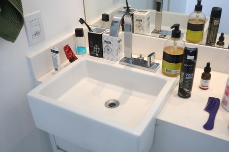 Apartamento à venda com 79m², 2 quartos e 2 vagas Apartamento à venda com 79m², 2 quartos e 2 vagasBanheiro da Suíte