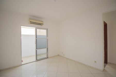Sala de apartamento para alugar com 2 quartos, 68m² em Boaçu, São Gonçalo