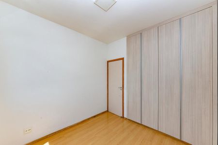Apartamento à venda com 101m², 3 quartos e 2 vagasQuarto 2