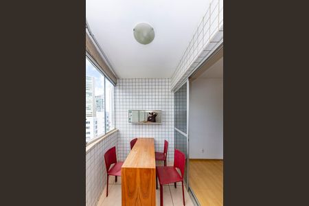 Apartamento à venda com 101m², 3 quartos e 2 vagasVaranda