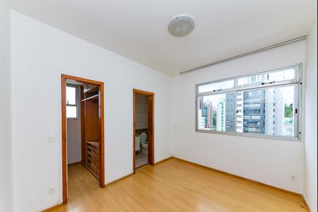 Apartamento à venda com 101m², 3 quartos e 2 vagasSuíte