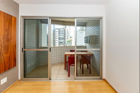 Apartamento à venda com 101m², 3 quartos e 2 vagasVaranda