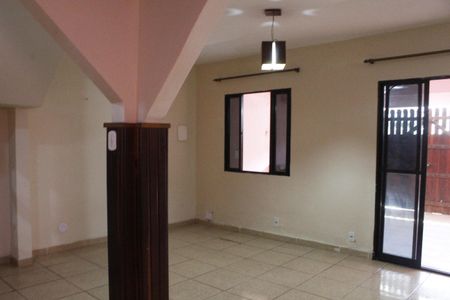 Sala de casa de condomínio para alugar com 4 quartos, 208m² em Anil, Rio de Janeiro