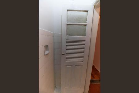 Apartamento à venda com 60m², 2 quartos e sem vaga Apartamento à venda com 60m², 2 quartos e sem vagaBanheiro de serviço