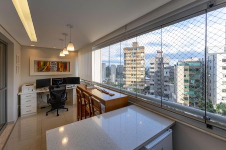 Apartamento à venda com 126m², 3 quartos e 3 vagasVaranda da Sala