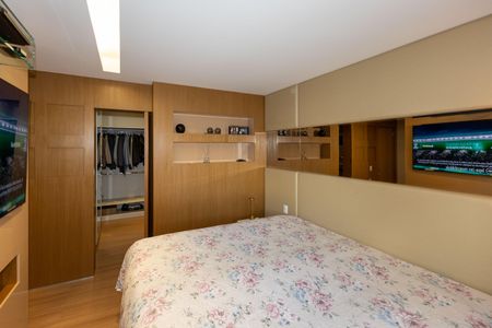 Apartamento à venda com 126m², 3 quartos e 3 vagasSuíte 1