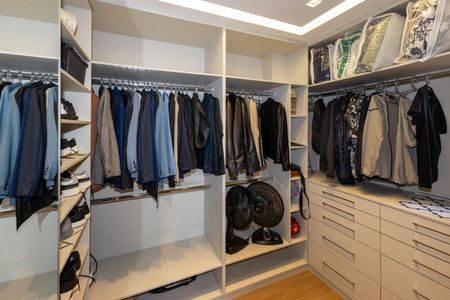 Apartamento à venda com 126m², 3 quartos e 3 vagasCloset da Suíte 1