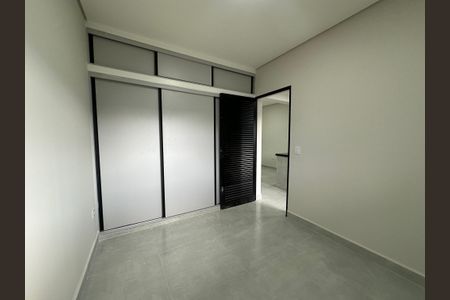 Quarto 1 de casa para alugar com 2 quartos, 53m² em Vila Pouso Alegre, Barueri