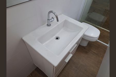 Casa para alugar com 60m², 1 quarto e 1 vaga Casa para alugar com 60m², 1 quarto e 1 vagaBanheiro