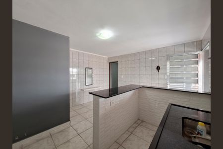 Casa para alugar com 60m², 1 quarto e 1 vaga Casa para alugar com 60m², 1 quarto e 1 vagaCozinha