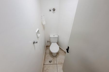 Apartamento para alugar com 75m², 2 quartos e 1 vaga Apartamento para alugar com 75m², 2 quartos e 1 vagaBanheiro de Serviço