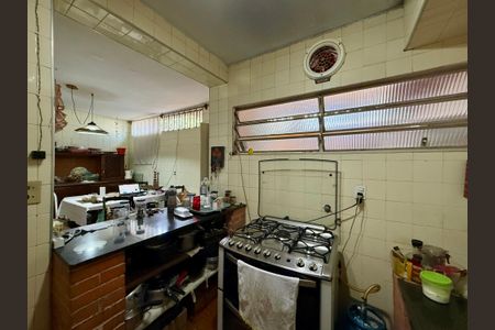 Casa à venda com 170m², 4 quartos e 2 vagas Casa à venda com 170m², 4 quartos e 2 vagasCozinha