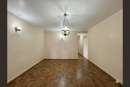 Casa à venda com 170m², 4 quartos e 2 vagas Casa à venda com 170m², 4 quartos e 2 vagasSala