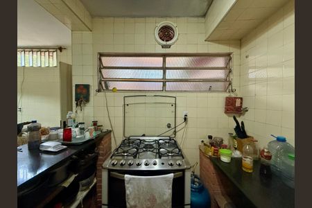 Casa à venda com 170m², 4 quartos e 2 vagas Casa à venda com 170m², 4 quartos e 2 vagasCozinha