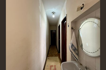 Casa à venda com 170m², 4 quartos e 2 vagas Casa à venda com 170m², 4 quartos e 2 vagasCorredor Quartos