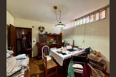 Casa à venda com 170m², 4 quartos e 2 vagas Casa à venda com 170m², 4 quartos e 2 vagasCozinha