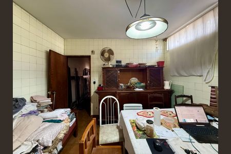 Casa à venda com 170m², 4 quartos e 2 vagas Casa à venda com 170m², 4 quartos e 2 vagasCozinha