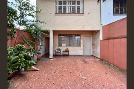 Casa à venda com 170m², 4 quartos e 2 vagas Casa à venda com 170m², 4 quartos e 2 vagasGaragem