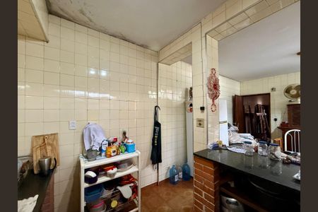 Casa à venda com 170m², 4 quartos e 2 vagas Casa à venda com 170m², 4 quartos e 2 vagasCozinha