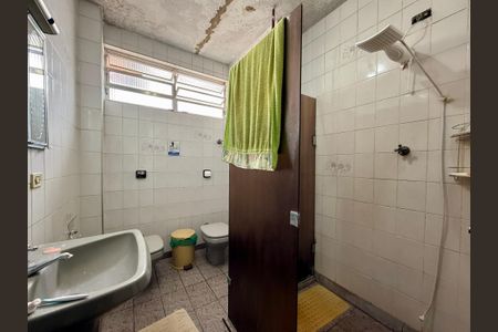 Casa à venda com 170m², 4 quartos e 2 vagas Casa à venda com 170m², 4 quartos e 2 vagasBanheiro Social