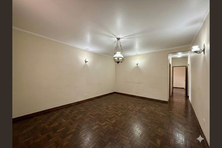 Casa à venda com 170m², 4 quartos e 2 vagas Casa à venda com 170m², 4 quartos e 2 vagasSala