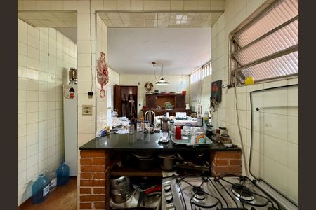 Casa à venda com 170m², 4 quartos e 2 vagas Casa à venda com 170m², 4 quartos e 2 vagasCozinha