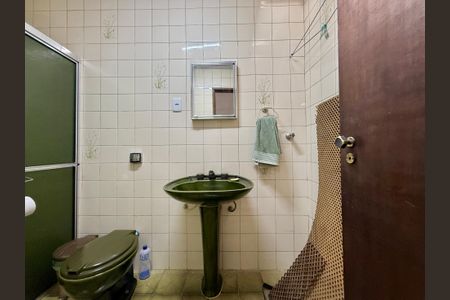 Casa à venda com 170m², 4 quartos e 2 vagas Casa à venda com 170m², 4 quartos e 2 vagasBanheiro Suíte