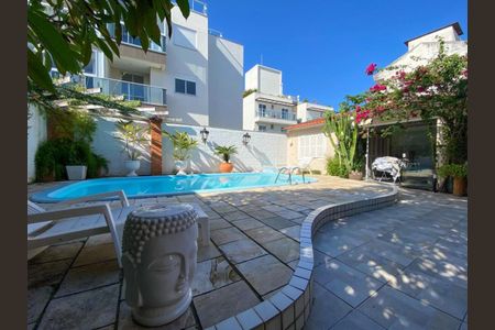 Casa para alugar com 600m², 3 quartos e 4 vagasPiscina