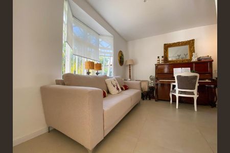 Casa para alugar com 600m², 3 quartos e 4 vagasSala