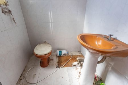 Casa à venda com 164m², 2 quartos e 3 vagas Casa à venda com 164m², 2 quartos e 3 vagasCasa 2 - banheiro