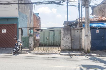 Casa à venda com 164m², 2 quartos e 3 vagas Casa à venda com 164m², 2 quartos e 3 vagasFachada + placa