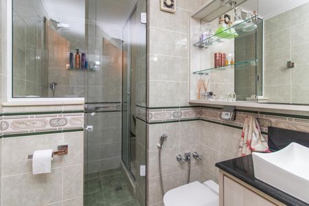 Apartamento à venda com 110m², 3 quartos e 1 vaga Apartamento à venda com 110m², 3 quartos e 1 vagaBanheiro Social