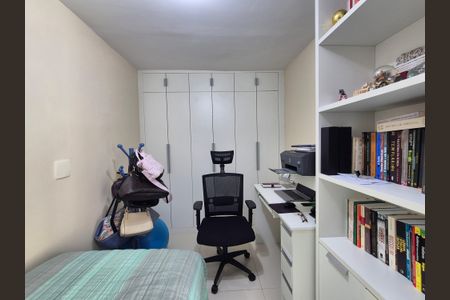 Apartamento à venda com 235m², 4 quartos e 2 vagasQuarto 2