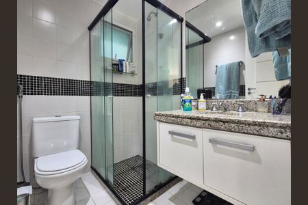Apartamento à venda com 235m², 4 quartos e 2 vagasBanheiro 