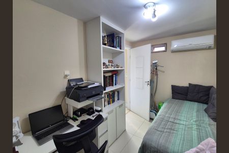 Apartamento à venda com 235m², 4 quartos e 2 vagasQuarto 