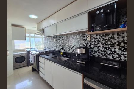 Apartamento à venda com 235m², 4 quartos e 2 vagasCozinha 