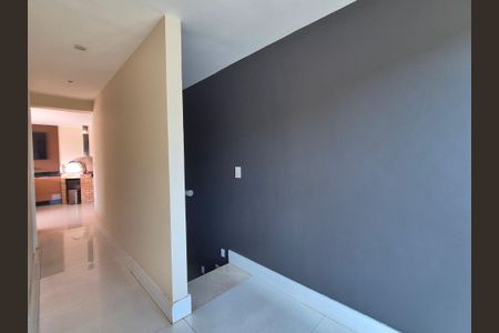 Apartamento à venda com 235m², 4 quartos e 2 vagasCorredor 