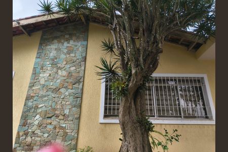 Casa à venda com 100m², 3 quartos e 2 vagasFoto 01