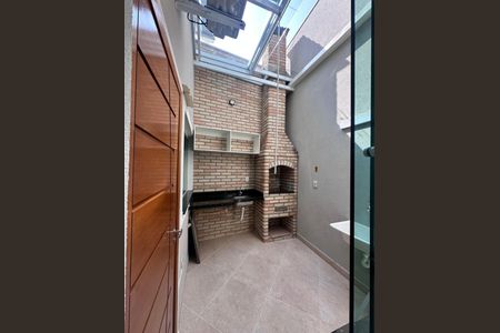 Casa à venda com 100m², 3 quartos e 2 vagas Casa à venda com 100m², 3 quartos e 2 vagasFoto 02